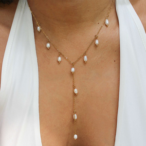 Elegante mujer Simple 18K chapado en oro de acero inoxidable pequeño collar de perlas de agua dulce para mujer Collar De Perlas - Product Image 5
