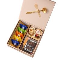 Petites boîtes de chocolat pliantes recyclables personnalisées intercalaires de luxe logo estampage à chaud revêtement UV gaufrage papier magnétique pour couvercle