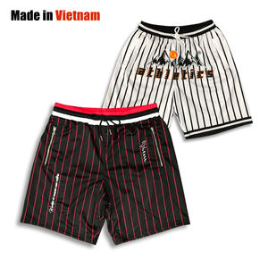 Pantalones cortos de baloncesto personalizados del fabricante, pantalones cortos de baloncesto de malla deportivos retro a rayas clásicos - Product Image 1