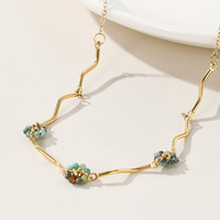 Collier ras du cou bohème en acier inoxydable plaqué or 18 carats avec pierre naturelle et motif floral ondulé pour femme, vente en gros OEM