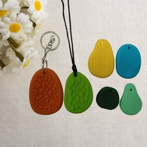 Paquete de 6 Juguetes Sensoriales Texturizados Suaves para Aliviar el Estrés en Niños con <span class=keywords><strong>Autismo</strong></span>, con <span class=keywords><strong>1</strong></span> Cordón Negro y <span class=keywords><strong>1</strong></span> Llavero - Product Image 6