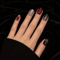 Lot de 10 faux ongles carrés courts à presser, motifs mixtes gothiques (croix, toile d'araignée, œil de chat), couverture complète, pour femmes