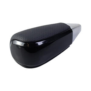 Poignée de levier de vitesses Toyota Prado en cuir noir perforé ergonomique universelle avec filetage de 8 mm, accessoire automobile - Product Image 1