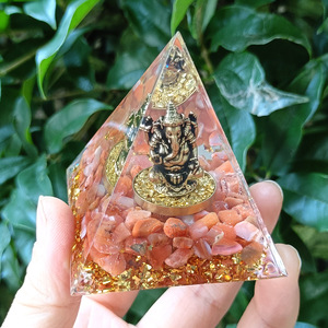 Ornement pyramidal en agate rouge Ganesha, 5 cm, décoration en résine du dieu éléphant, décoration pour la maison - Product Image 3