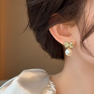 Pendientes <span class=keywords><strong>de</strong></span> Perlas <span class=keywords><strong>de</strong></span> Lujo <span class=keywords><strong>de</strong></span> Alta Gama, Versátiles y Elegantes, con Diseño <span class=keywords><strong>de</strong></span> Nudo <span class=keywords><strong>de</strong></span> <span class=keywords><strong>Mariposa</strong></span>, Exquisitos, <span class=keywords><strong>de</strong></span> Moda en Internet - Product Image 2