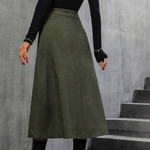 Jupe parapluie mi-longue élégante pour femme, avec poches et boutons à la taille, style français, personnalisable en gros (OEM) - Product Image 2