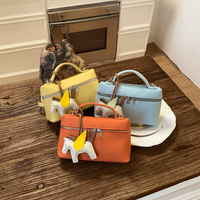 Mini sac à main à fermeture éclair avec breloque cheval, sac à bandoulière en PU pour femme, idéal pour les sorties quotidiennes