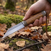 Couteau de camping Viking fait main, lame en acier à haute teneur en carbone 8,5, style médiéval nordique, cadeau EDC, manche en bois, fourreau en cuir gravé