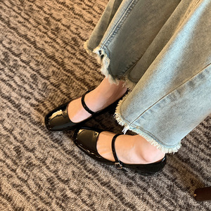 Nuevas <span class=keywords><strong>sandalias</strong></span> francesas versátiles de <span class=keywords><strong>tacón</strong></span> poco profundo para mujer con una correa, zapatos individuales de moda para primavera, verano y otoño - Product Image 5