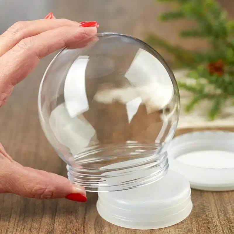 Kunden spezifische Kunststoff-Schneekugeln Water Globe Snow Ball
