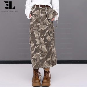 Jupes en jean décontractées à effet délavé camouflage pour femmes, fabriquées sur mesure par LARSUR, jupes cargo à taille haute, longues jupes en jean pour femmes - Product Image 6