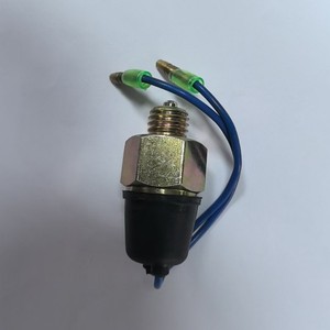 สวิตช์ไฟถอยหลังมาสด้า S5A1-17-640 12V สำหรับการซ่อมแซมรถยนต์ วัสดุพลาสติก - Product Image 2