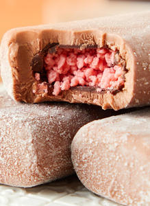 Sucettes glacées au chocolat très demandées avec bonbons pétillants, plusieurs saveurs, vente en gros attrayante, sucettes glacées chinoises - Product Image 2