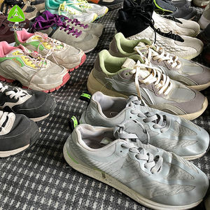 Calzado de Fútbol Usado de Marca China al por Mayor, Calzado Deportivo de Segunda Mano - Product Image 4