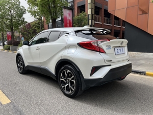 รถยนต์มือสองราคาถูก <span class=keywords><strong>Toyota</strong></span> C-HR <span class=keywords><strong>Hybrid</strong></span> <span class=keywords><strong>Toyota</strong></span> CHR เบนซิน สมรรถนะดี รถ SUV มีรถพร้อมส่ง - Product Image 5
