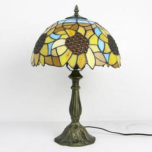 LongHuiJing Classic 12 Zoll Tiffany Mediterranean LED Tisch lampe mit Glasmalerei Lampen schirm und hand gefertigten Legierung sockel - Product Image 4