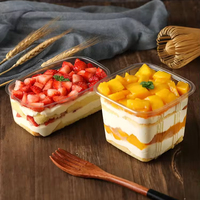Boîtes en plastique PET transparentes personnalisées en gros, gobelets à dessert carrés jetables transparents