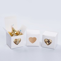 Boîte de bonbons de mariage en papier kraft de style européen avec fenêtre en coeur transparent en PVC carré blanc pour bougie pour cadre photo