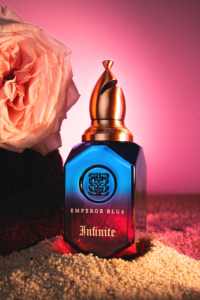 INFINITE Eau de Parfum de 100 ml para Ella, Notas Florales, Polvorientas, Cítricas y Dulces, Perfume de Lujo para Uso Diario - Product Image 5