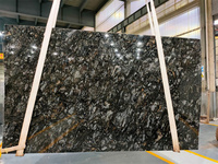 Prix ​​bas, dalle de granit argenté Kozmus, granit noir métallique pour décoration intérieure