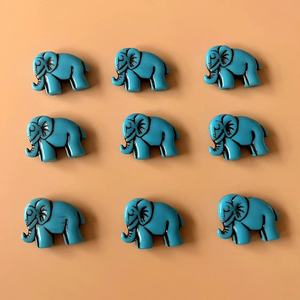 Perles acryliques vintage bleues en forme d'éléphant Beadlobby, utilisées pour la fabrication de colliers et d'accessoires, vente en gros de perles en vrac - Product Image 3