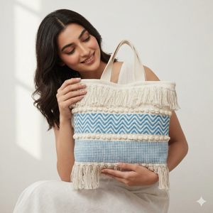 Bolso de mano textil artesanal para mujer con rayas tejidas y flecos decorativos para compras, viajes y moda diaria - Product Image 2