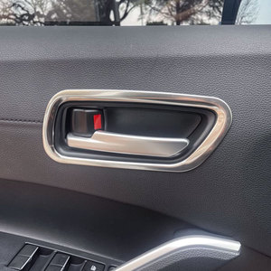 Accessori <span class=keywords><strong>interni</strong></span> automobilistici in fibra di carbonio in acciaio inossidabile OEM per 2022 <span class=keywords><strong>Toyota</strong></span> <span class=keywords><strong>Corolla</strong></span> con impugnatura a croce interna ad anello luminoso - Product Image 4