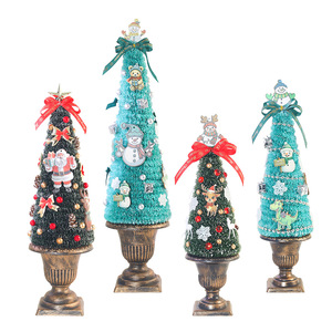 Petit arbre de Noël vintage de haute qualité en cèdre, sisal et soie, teinté blanc, avec effet neige tombante, en forme de tour de pin, pour intérieur - Product Image 6