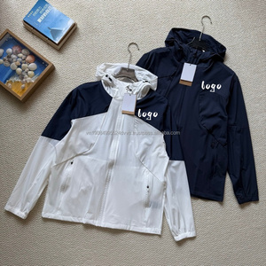 เสื้อแจ็คเก็ตกันลมน้ำหนักเบาแบบมีซิปสำหรับผู้ชาย ลายบล็อกสีสันสดใส พร้อมโลโก้สั่งทำพิเศษ เหมาะสำหรับใส่เล่นกีฬา วิ่งออกกำลังกาย หรือเป็นชุดลำลอง - Product Image 1