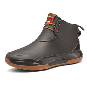 Nouveaux modèles <span class=keywords><strong>de</strong></span> bottes <span class=keywords><strong>de</strong></span> <span class=keywords><strong>pluie</strong></span> courtes imperméables pour femmes, prix bas, tailles 36-44, chaussures <span class=keywords><strong>de</strong></span> travail <span class=keywords><strong>de</strong></span> sécurité personnalisables, bottes en PVC injecté, vente chaude directe usine - Product Image 1