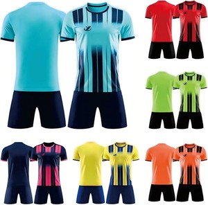 Maillot <span class=keywords><strong>de</strong></span> <span class=keywords><strong>football</strong></span> professionnel personnalisé, uniforme d'équipe, commande en gros pour les écoles et les tournois dans le <span class=keywords><strong>monde</strong></span> entier - Product Image 1