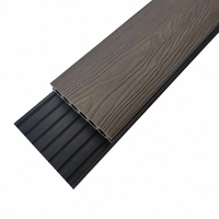 Dek WPC Kontemporer Halus 25mm Tekstur Kayu 3D Embossed Co-extrusion Tahan Air Tahan Api Lantai Luar Ruangan Taman Balkon