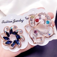 Broches tendance pour femmes, plaquées or, avec zircon coloré, imitation perle et motif Fritillaria, bijoux élégants en forme de fleur de paon, cadeau