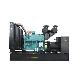 เครื่องกำเนิดไฟฟ้าสำรองฉุกเฉินกำลังสูง 550 กิโลวัตต์ พร้อมระบบสตาร์ทอัตโนมัติ รองรับแรงดันไฟฟ้า 220/380/400 โวลต์ 50/60 เฮิรตซ์ สำหรับโรงเรียน โรงงาน โรงแรม - Product Image 1