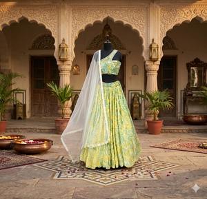 Lehenga floral Sunny Bloom, tenue de fête élégante, tenue de mariée traditionnelle, tenue de festival pour femmes - Product Image 1