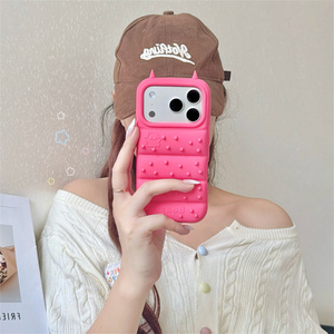 Funda de silicona suave con diseño de cuerno de monstruo, acolchada y con puntos, para iPhone 17 Pro Max 16 15 14 13, con protección antideslizante y divertida - Product Image 6