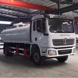 Rueda motriz HOWO 4x2 Nueva condición Camión rociador de fabricación china resistente con motor diésel - Product Image 1