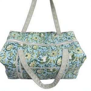 Bolso de hombro tipo tote acolchado de algodón, estampado floral, lavable, para viajes cortos, ecológico, para yoga y compras. - Product Image 1