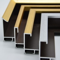 Profils en aluminium de haute qualité de la série 6000, revêtement poudré, grain de bois, pour la décoration architecturale des fenêtres, des portes et des bâtiments