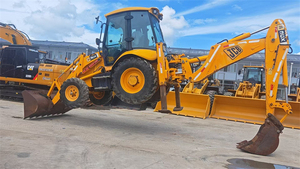 รถตักล้อยาง JCB 3CX PRO 81 กิโลวัตต์ เกียร์อัตโนมัติ 6 สปีด ขับเคลื่อน 4 ล้อ พร้อมหัวตักแบบยืดได้ และห้องโดยสารติดแอร์ สำหรับงานก่อสร้าง - Product Image 2