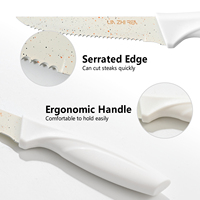 Couteaux à steak en acier inoxydable, lot de 16, couteau de table durable, blanc, à lame dentelée, manches en plastique professionnels, ambidextres