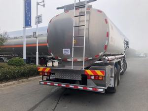 Camion-citerne de transport de liquides dangereux (gamme complète de tonnages) - Product Image 4