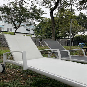 Chaise longue moderne en tissu avec structure en aluminium et coussins pour salon de villa ou de parc - Product Image 2