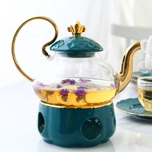 Service à thé en porcelaine fine et de qualité supérieure, avec tasses et soucoupes décorées, et vaisselle raffinée pour la table - Product Image 3