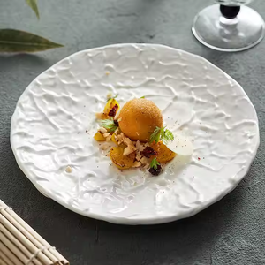 Assiette plate en porcelaine de luxe originale pour usage domestique Plat à steak occidental de style hôtelier Plat d'art en céramique pour usage domestique - Product Image 1
