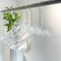 Luxuriöse Kristallklare Acryl-Kleiderbügel Transparente Anzugbügel für Boutique-Einzelhandel-Präsentation & Brautkleid-Bügel