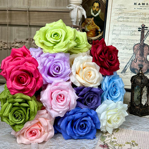 Fleurs artificielles en soie, roses réalistes pour mariage et décoration intérieure, 3 têtes de roses diamantées avec feuilles, moulage par injection, fabrication chinoise - Product Image 1