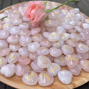 25mm/1in <span class=keywords><strong>Quartz</strong></span> <span class=keywords><strong>Rose</strong></span> Naturel Pierre Précieuse Doré 'LOVE' Motif Cristal Sculpté Artisanat Poli Décoration de La Maison Bijoux Pierre De Puissance - Product Image 6