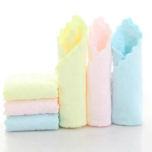 ओएम अनुकूलित 25x25 सेमी माइक्रोफाइबर रसोई तौलिया उभरा त्वरित-सूखा और पोर्टेबल कारखाना अवशोषण - Product Image 4