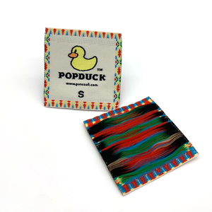 Etiquetas Tejidas para Ropa con Logotipo OEM, Diseño Personalizado, Plegables, de Alta Calidad, al por Mayor - Product Image 6